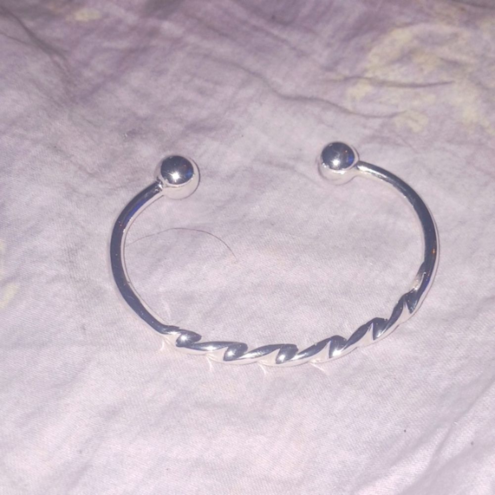 Amuver Wavy Texture Circle Opening Bracelet, Pure Color Simple Advanced …